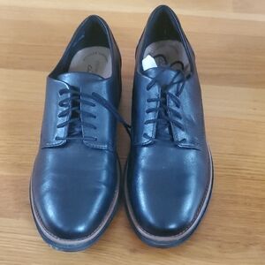 Clarks Sharon Noel lace up Oxford size 8.5. Black leather